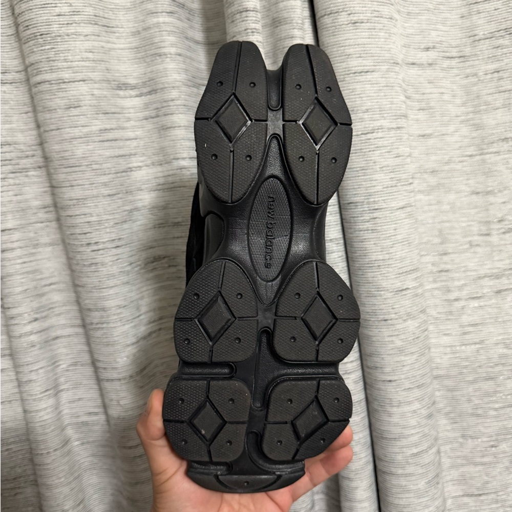 New Balance Men's Black Chunky Athletic Sneakers - Picture 10 of 13